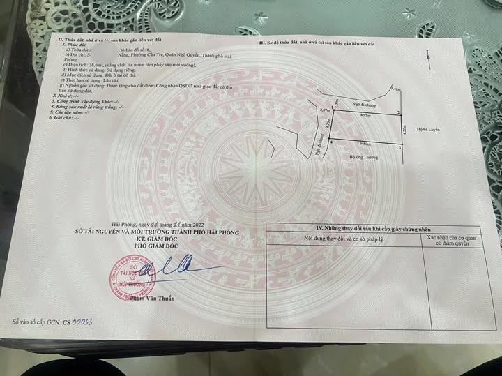 Đất lô góc tặng nhà cấp 4, ngõ thông thoáng, giá hời