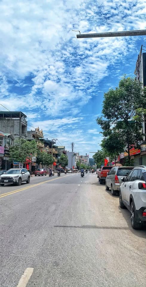 Nhà 40m2 gần ĐH Công Nghiệp, ngõ thông, ô tô vào tận nơi, sổ đỏ chính chủ