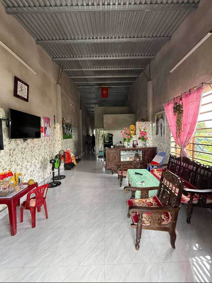 Tìm đâu ra căn nhà cấp 4 kiên cố, chắc chắn mà giá lại hời