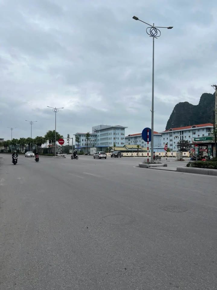 Đất vàng Cẩm Phả - Mặt tiền rộng, ô tô tránh nhau, giá siêu yêu