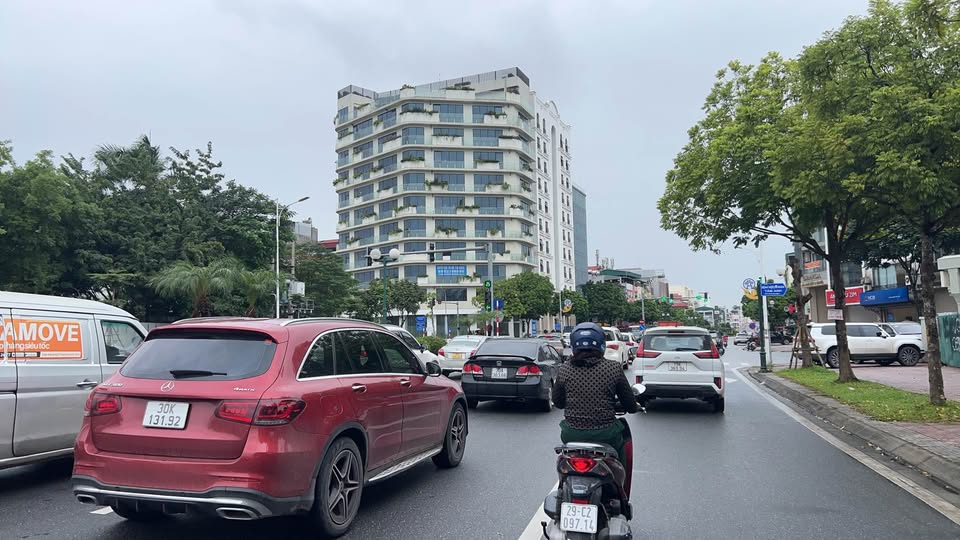 Nhà mặt phố Nguyễn Văn Cừ, 435m2, mặt tiền 18m, vị trí đắc địa