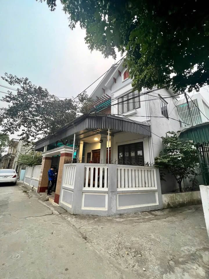 Bán nhà 2 tầng kiên cố, đất rộng 200m2, mặt tiền 15m tại Quảng Ninh, Thanh Hóa