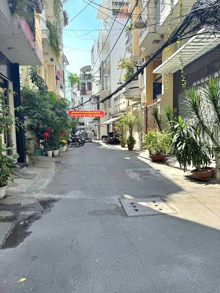 Nhà 2 mặt hẻm vip Lê Văn Sỹ quận 3, 110m², có hậu 10,5m