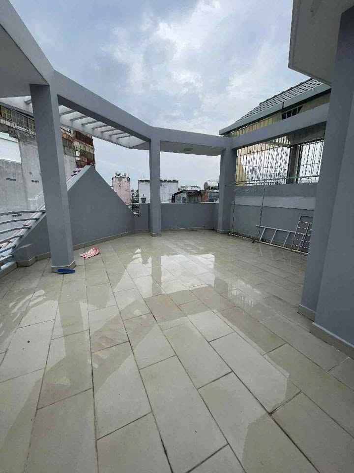 Bước vào câu chuyện về một tổ ấm vững chãi tại bờ kè Hoàng Sa, Quận 3