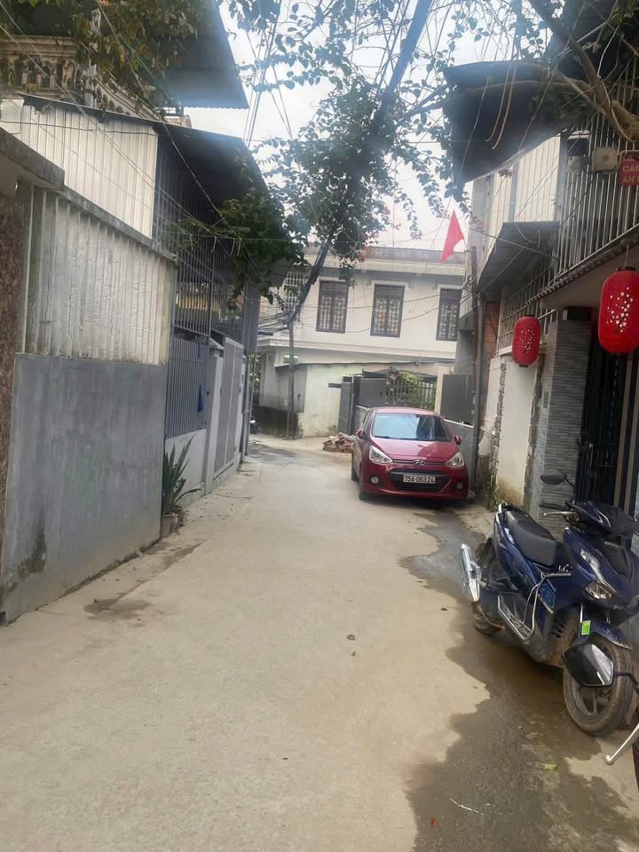 Chào mừng đến với ngôi nhà gác lửng tuyệt vời tại kiệt ô tô Trần Phú, ngay trung tâm thành phố Huế