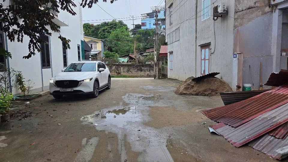 Bán nhà 130m2, 5x26m, ngõ rộng 10m, gần chợ Km6, Yên Bái