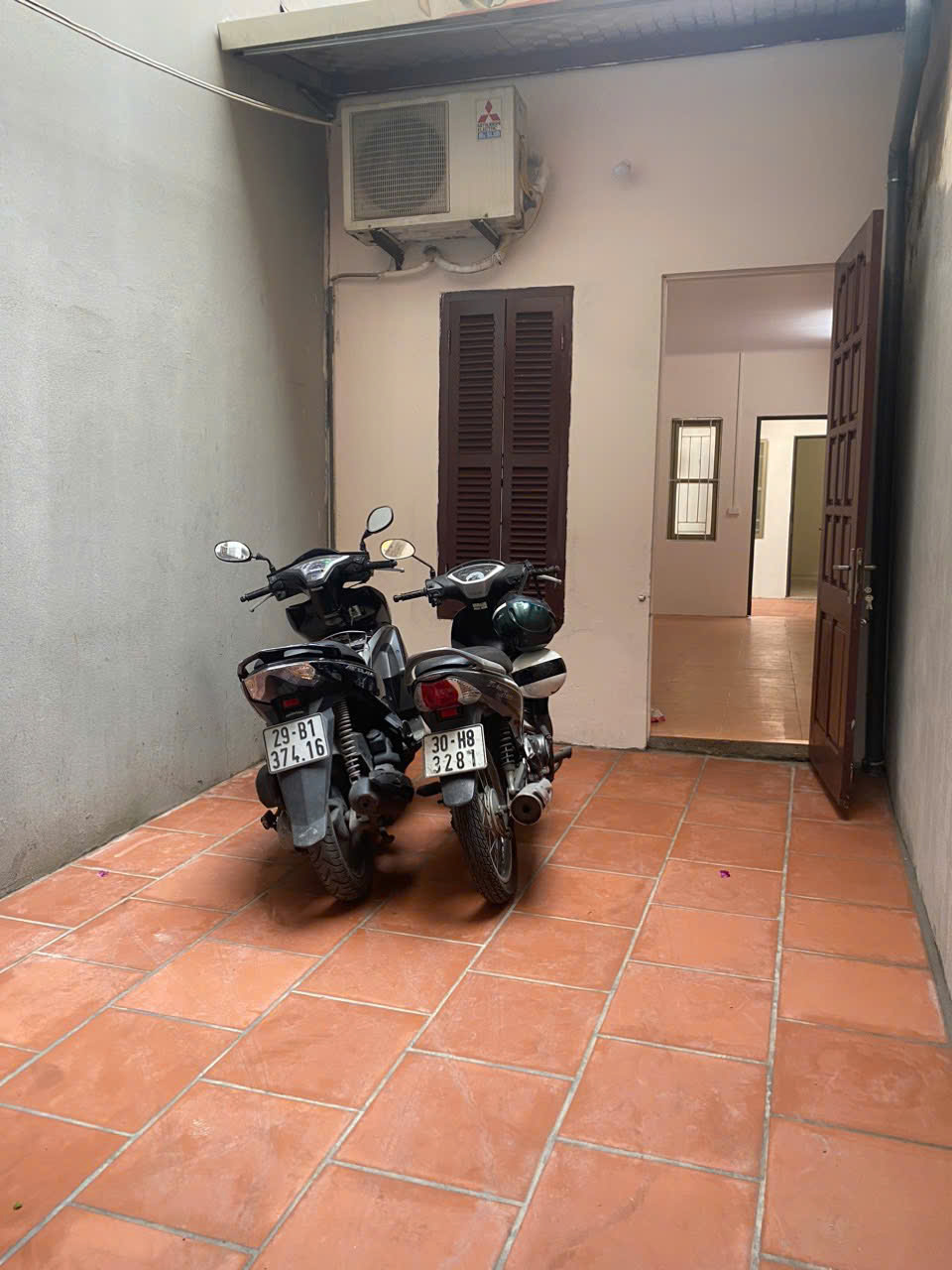 Cho thuê nhà ngõ phố Ngọc Hà, Ba Đình, 72m2, 2 ngủ, sẵn điều hòa, vị trí cực đẹp