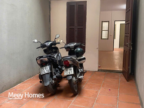 Cho thuê nhà ngõ phố Ngọc Hà, Ba Đình, 72m2, 2 ngủ, sẵn điều hòa, vị trí cực đẹp