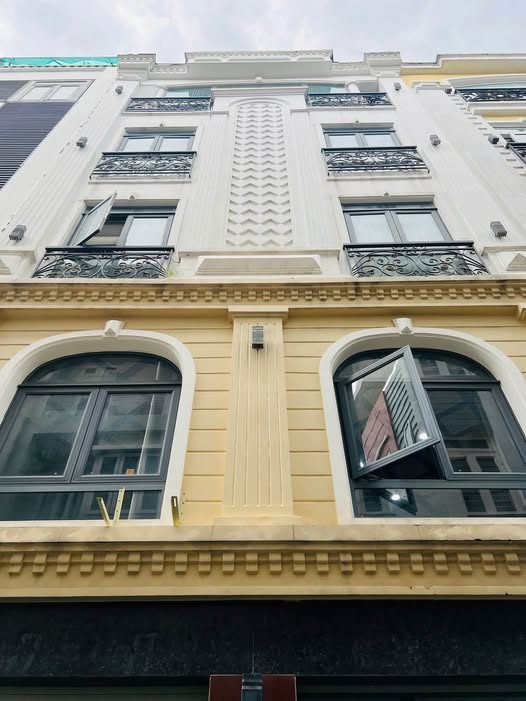 Nhà 5 tầng mới tinh khu Nguyễn Xí, ô tô ngủ trong nhà