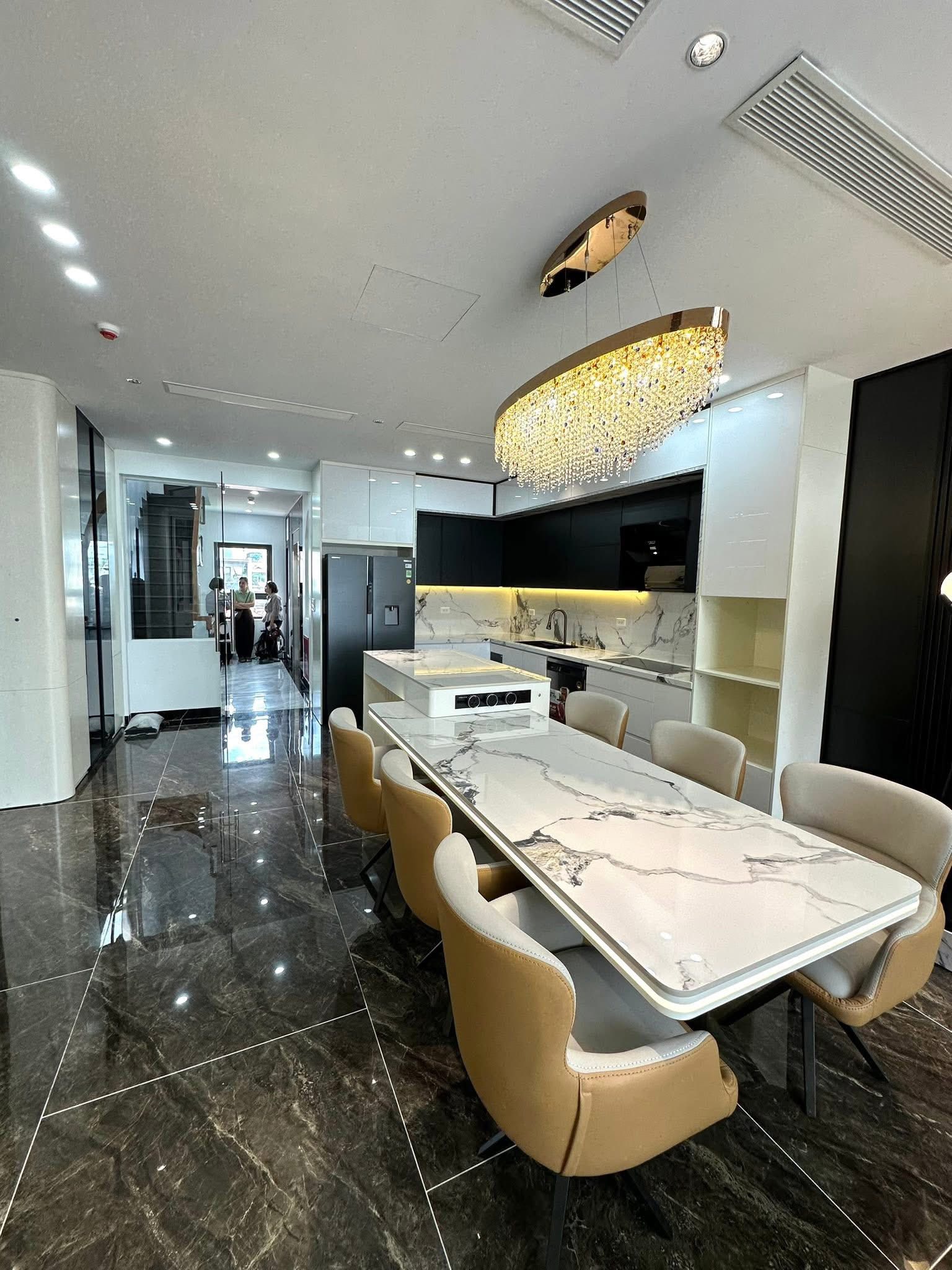 Siêu phẩm nhà mặt phố Ngô Gia Tự - Đức Giang, Long Biên, Hà Nội