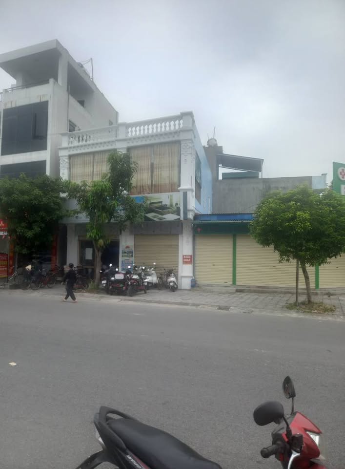 Bán nhà 2 tầng mặt đường Trần Phú, kinh doanh sầm uất, 88.3m2