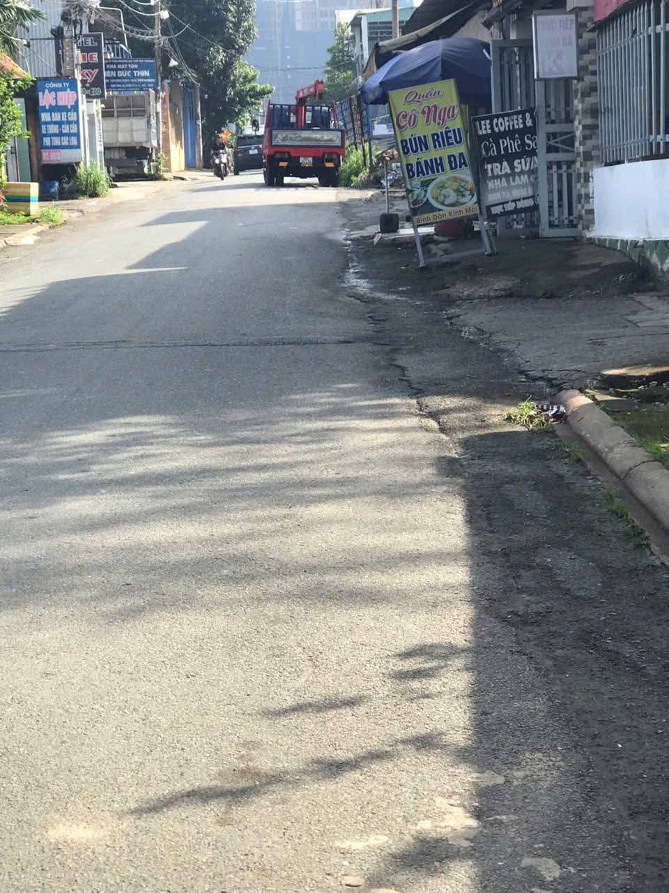 Bán đất mặt tiền, tặng nhà cấp 4 gần Bệnh viện Nhi Đồng Nai, giá 3,5 tỷ