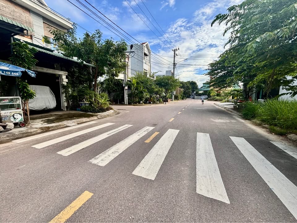 Cần bán lô đất mặt tiền đường Thanh Niên