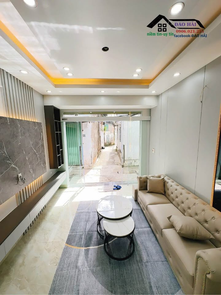 Bán nhà 3 tầng đẹp, 45m², hướng Đông Bắc, ô tô đỗ cửa tại Phường Quang Trung, thành phố Thái Bình