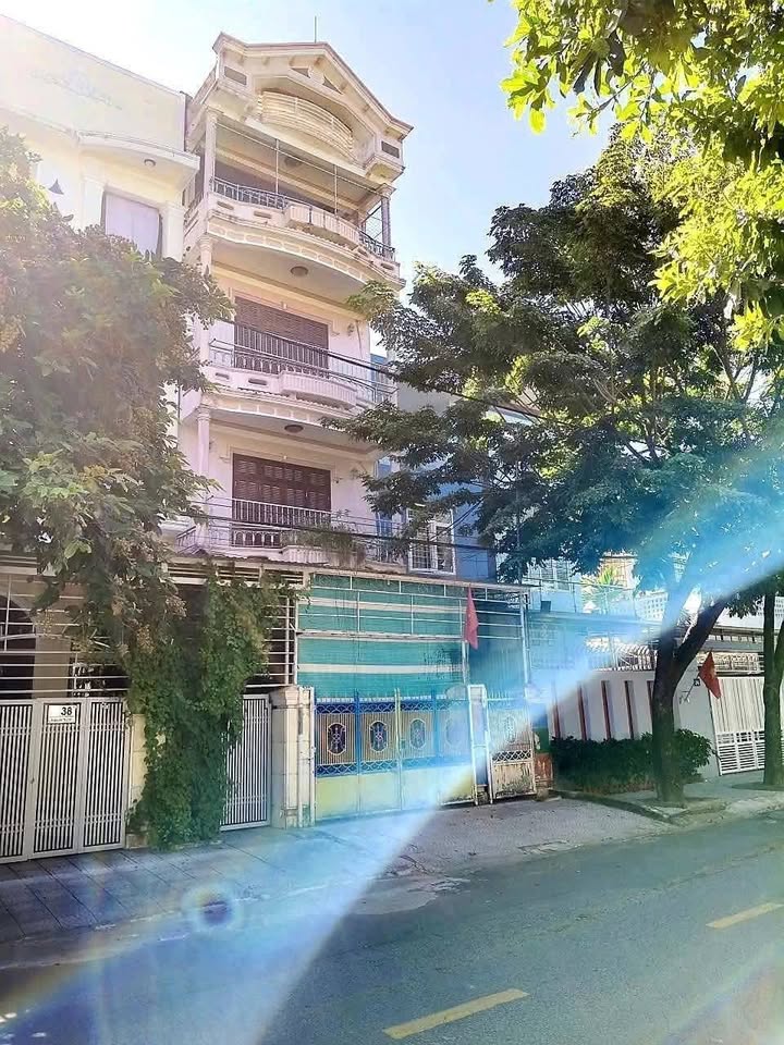 Siêu phẩm nhà 4 tầng mặt tiền đầu đường Phan Văn Trường, phường Vỹ Dạ, thành phố Huế