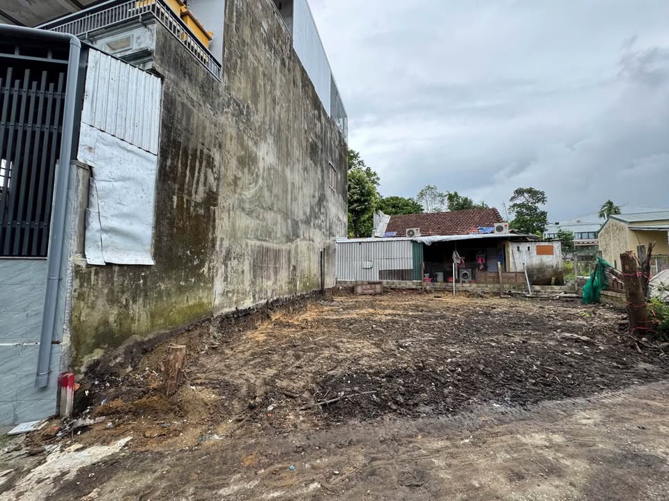 Cơ hội sở hữu ngay lô đất kiệt ô tô tránh nhau rộng rãi, nằm tại vị trí đắc địa