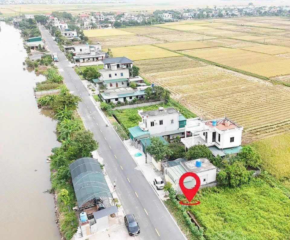 Bán đất 106m2, mặt tiền 5,3m, tại xã Quang Minh, trục chính DH17, kinh doanh sầm uất