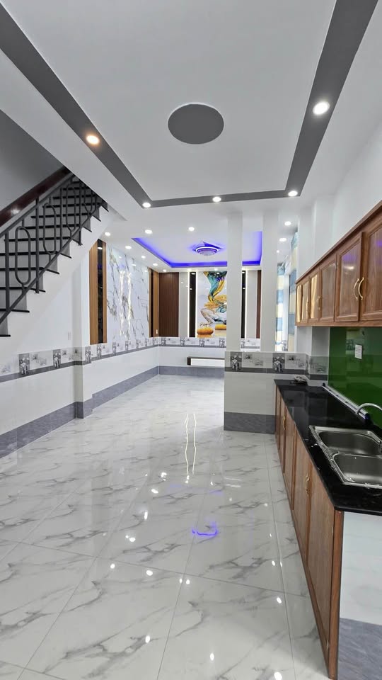 Nhà mới tinh 100m2, 3 ngủ, sát chợ Đại Hải, chỉ 1.95 tỷ