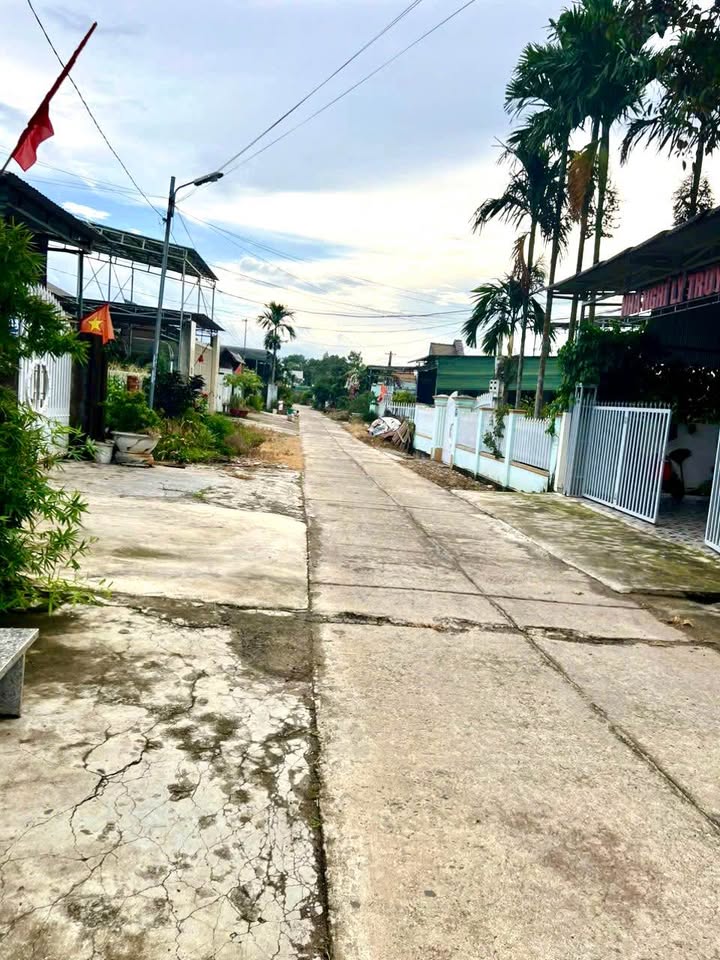 Nhà trung tâm Cư Jut 30 giây đến trường, pháo hoa trước mặt, tiện ích ngập tràn