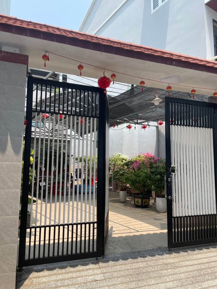 Biệt thự 3 tầng, 215m2, mặt tiền 14,7m, trung tâm Hải Châu, ỗ ô tô sân, giá nhỉnh 16 tỷ