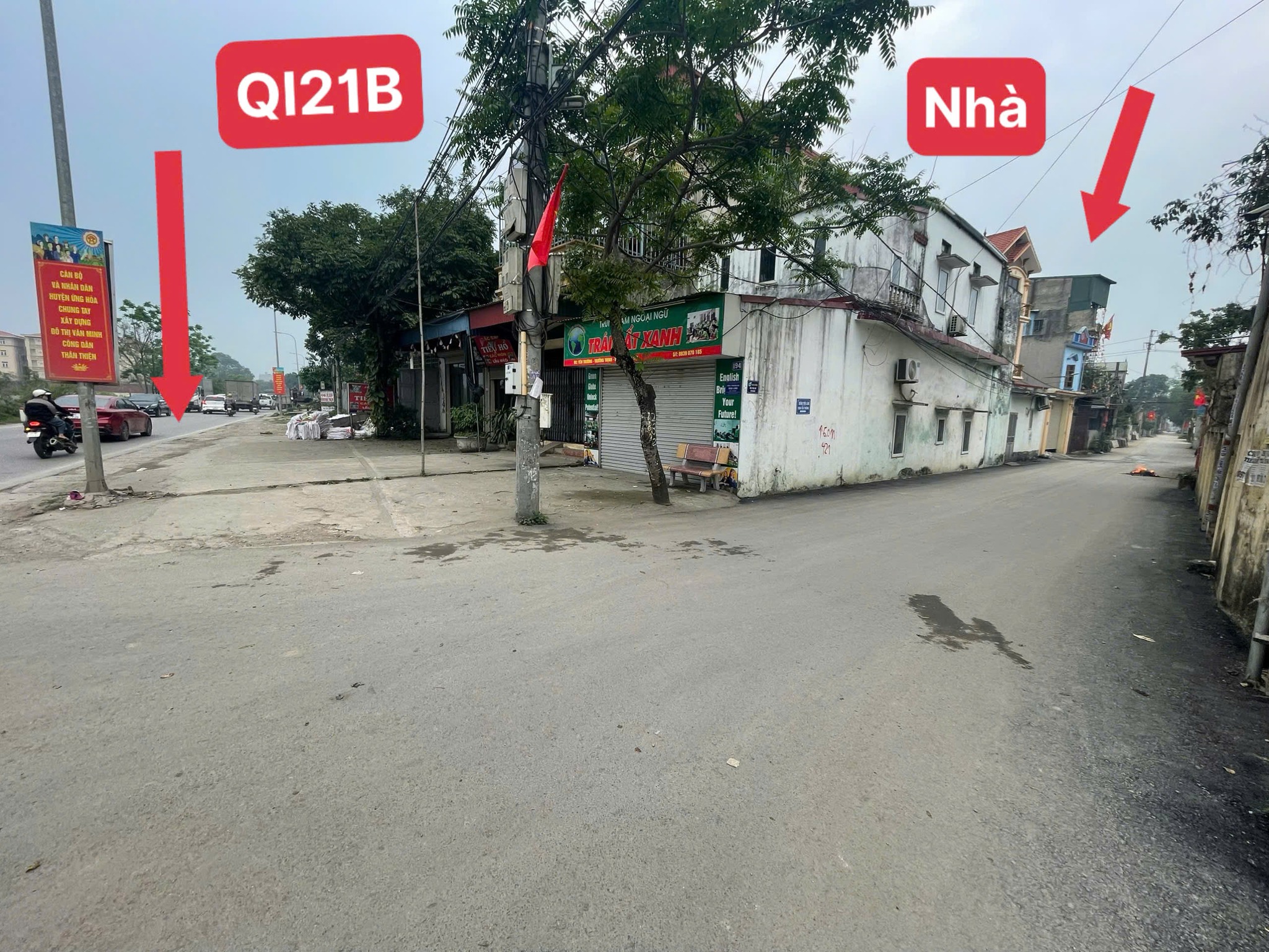 Nhà 2 tầng kinh doanh, ô tô tải tránh nhau, tại Ứng Hòa