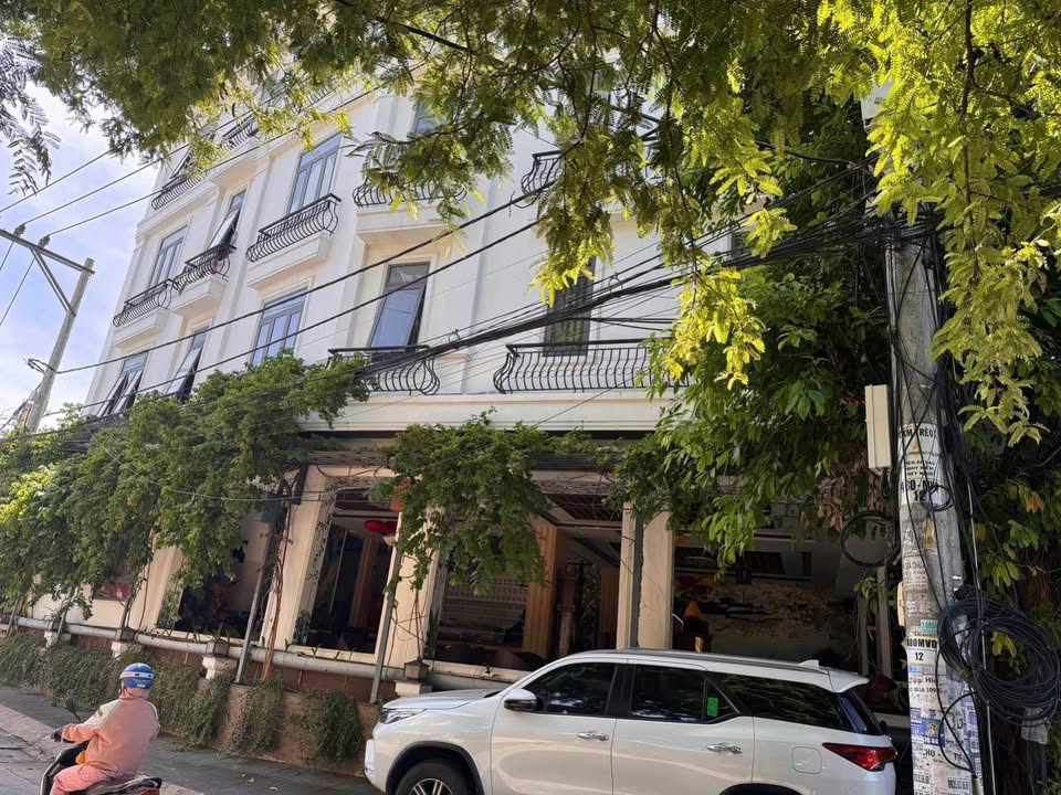 Siêu phẩm lô góc 4 tầng tại trung tâm thành phố Nha Trang đang chờ chủ nhân mới