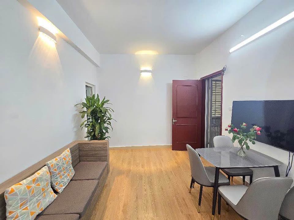 Chung cư 2 ngủ full đồ, hàng xóm Vinhomes, Long Biên - Nhận nhà ngay