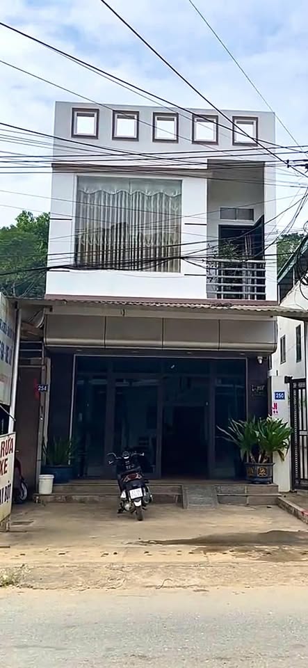Bán nhà 2 tầng mặt đường Lê Lợi, Yên Bái, 85m2, giá 3,6 tỷ