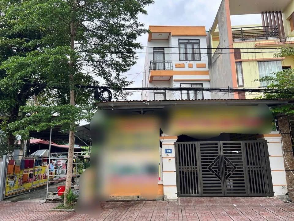 Bán nhà 3 tầng mới xây, full nội thất, sân vườn tại Nông Tiến, Tuyên Quang