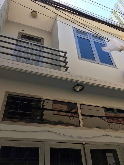 Nhà 1 trệt 1 lầu Quận 7, 5 triệu/tháng, 4x8m, ở gia đình cực thơm