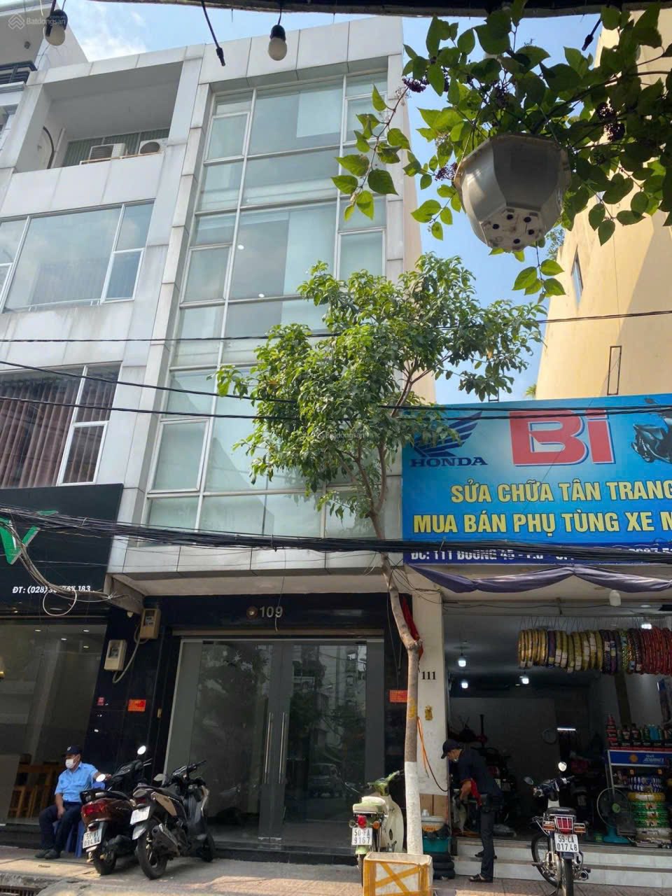 Cho thuê nhà mặt tiền trung tâm Quận 4, diện tích 4m x 18m, giá 40 triệu/tháng