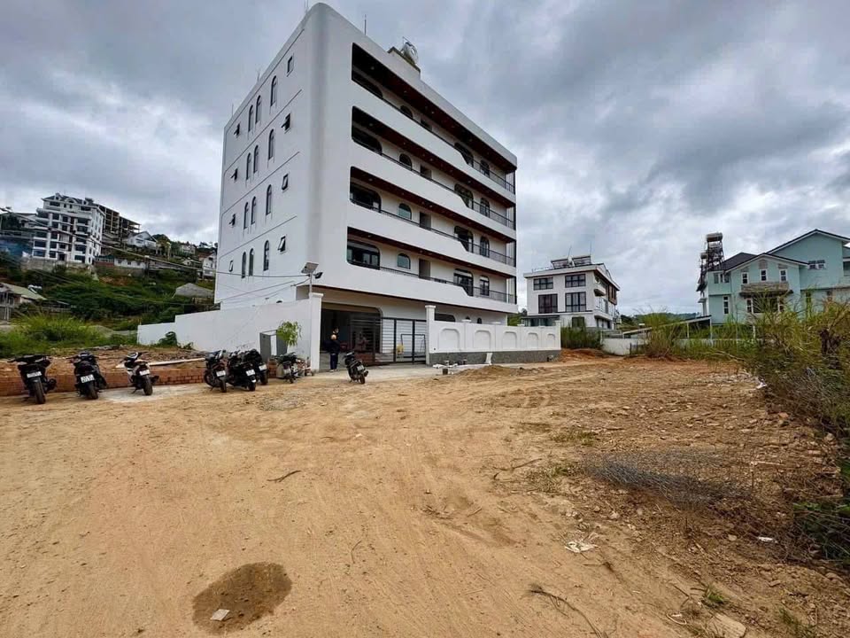 Đất lô góc hẻm ô tô tại Đà Lạt - 221m2, sẵn sàng xây dựng