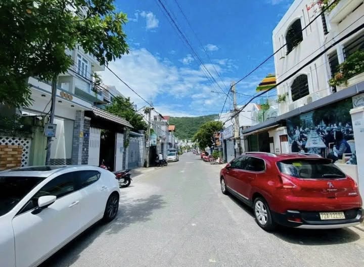 Nhà mặt tiền Vũng Tàu xinh xắn, 1 trệt 2 lầu, giá yêu thương