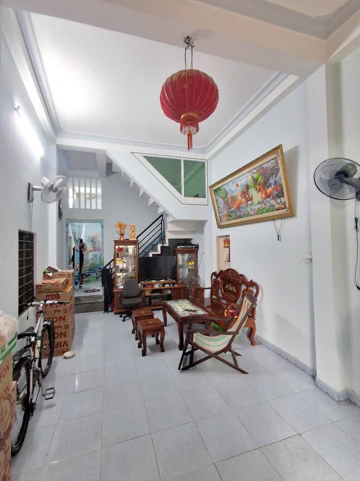 Nhà 3 tầng hẻm Nguyễn Thái Học 3.2 tỷ, 3 ngủ, sổ đỏ sang tên vèo vèo