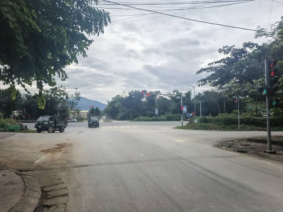 Bán đất mặt đường trung tâm Tuyên Quang, 120m2, ô tô tránh