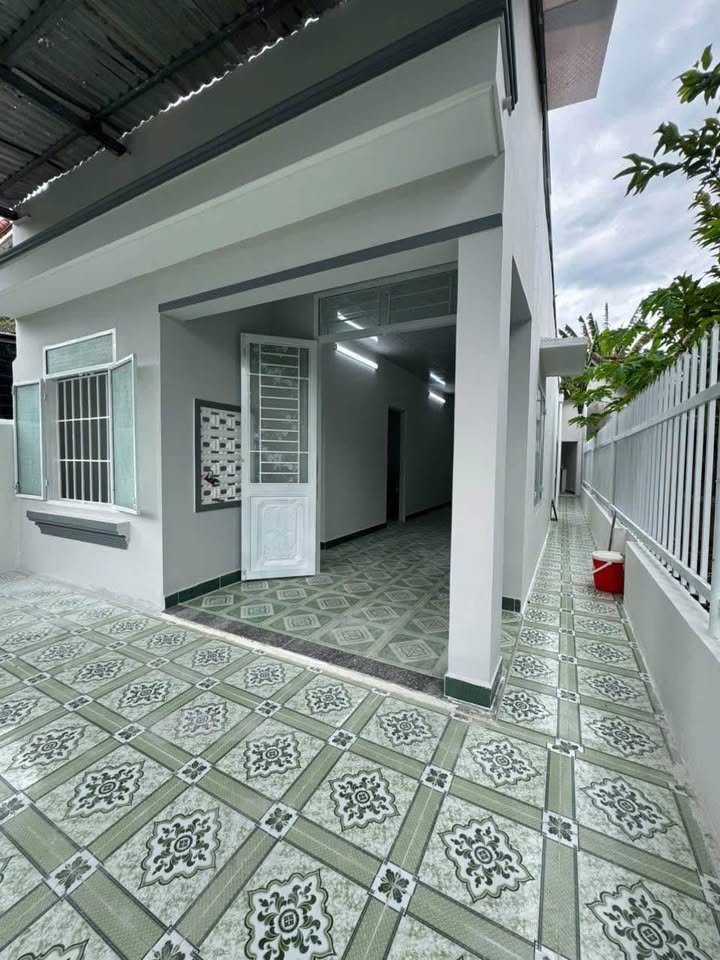 Nhà 95m2 full thổ cư, ngang 5m, đường 7m, giá chỉ 1.3 tỷ tại Diên Khánh