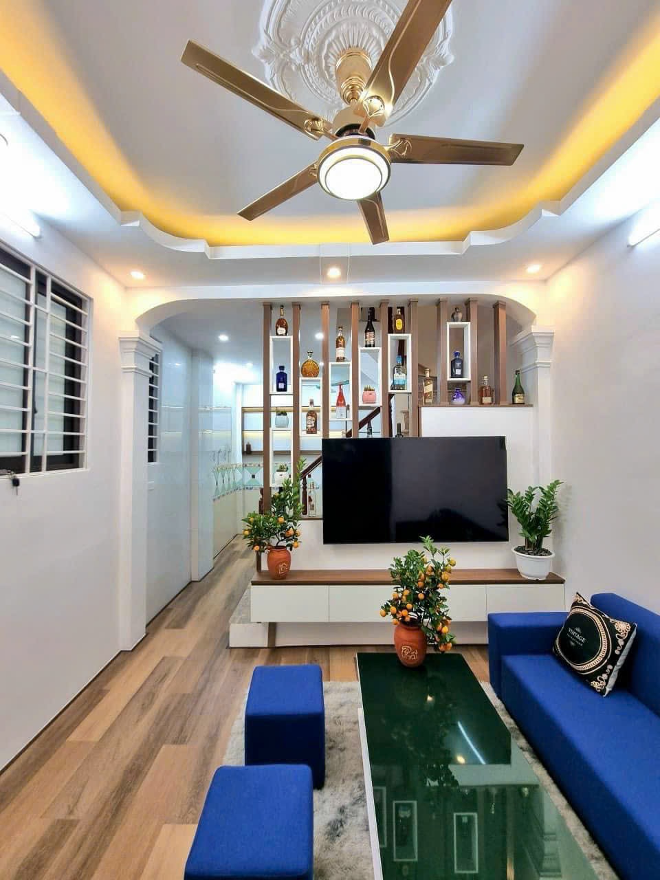 Nhà Đống Đa 50m2, 3 tầng, full nội thất gỗ xịn, giá 8 tỷ