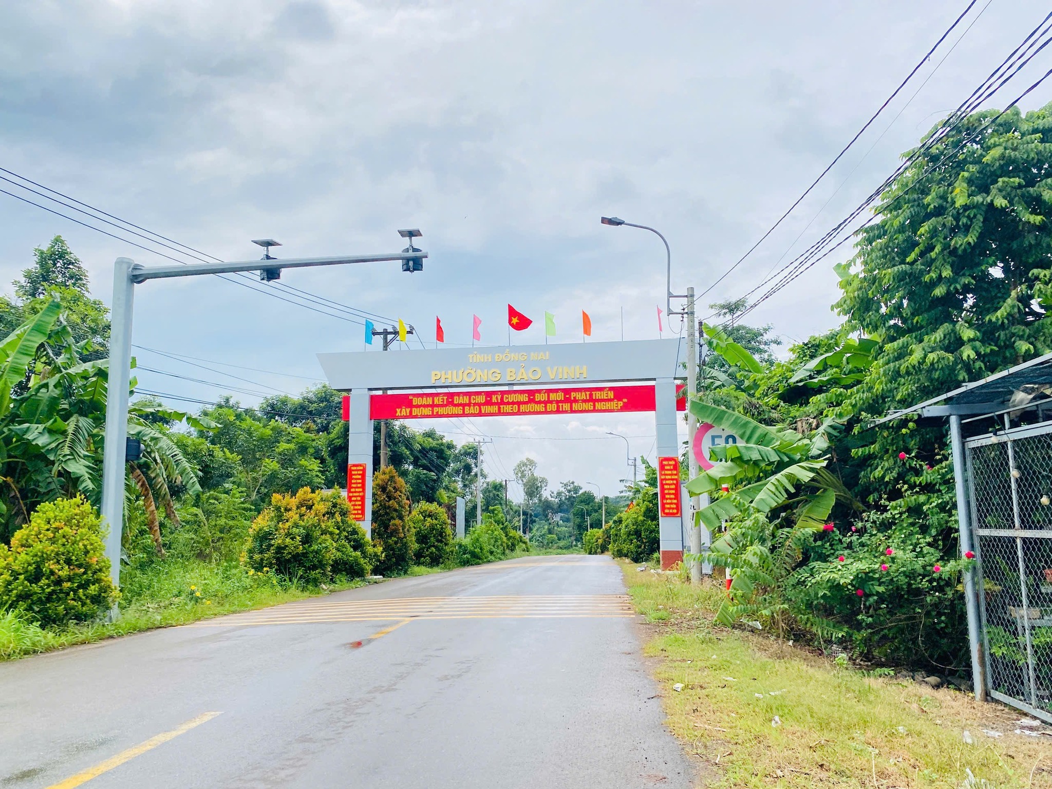 Đất nền Bảo Vinh, Long Khánh - Hơn 200m² nở hậu, sổ hồng riêng, sát chợ, giá chỉ 980 triệu