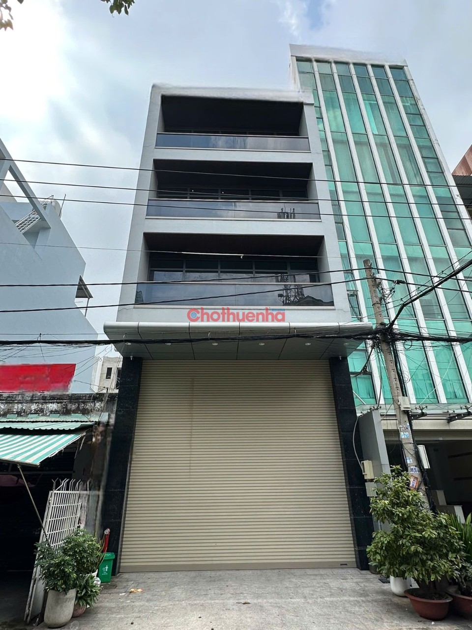 Tòa nhà mặt tiền Cộng Hòa, Tân Bình - 7 tầng, hầm, thang máy