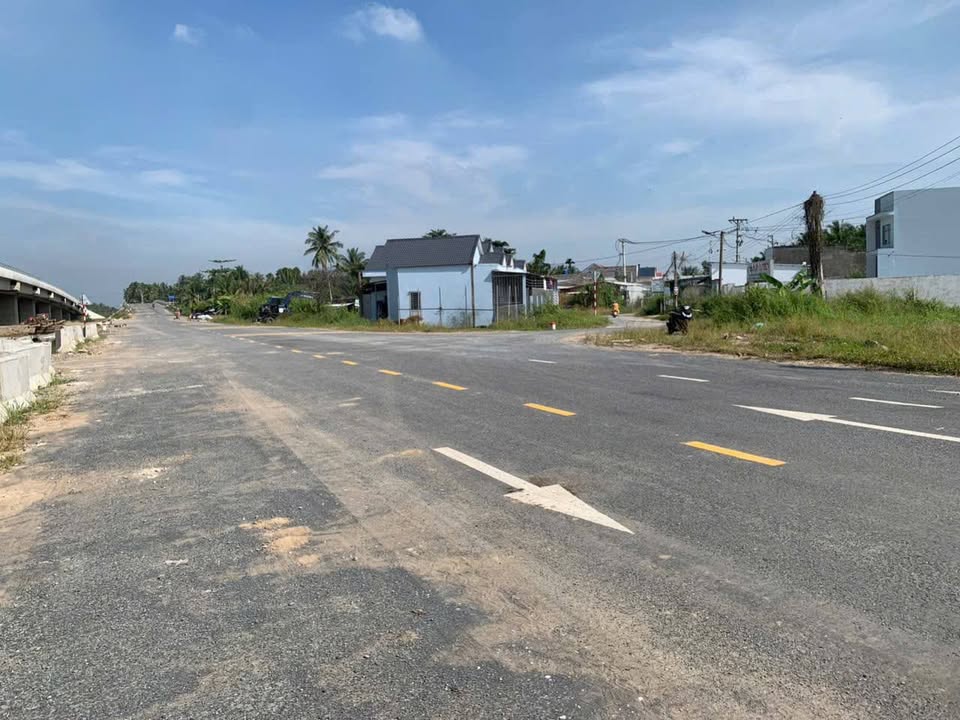 Mặt tiền đường Rom, cầu Rạch Miễu 2, Bến Tre - 1.852m2, 27m mặt tiền