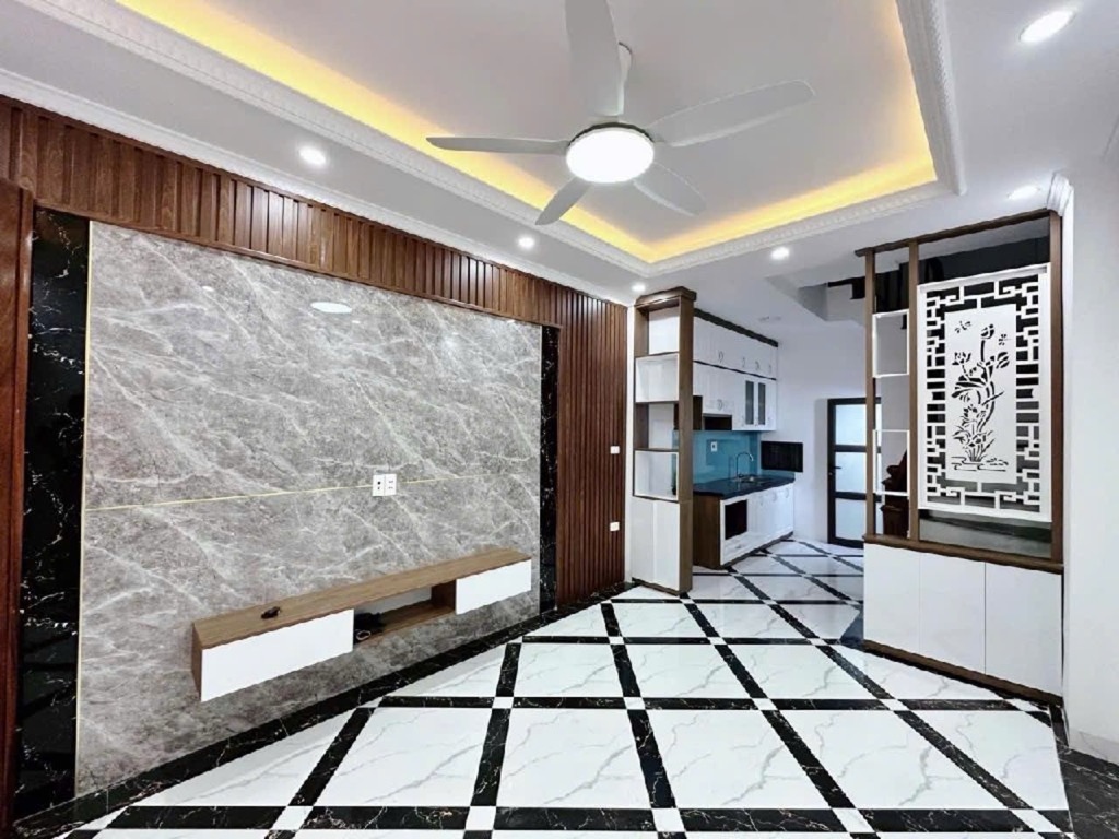 Nhà 4 phòng Long Biên, 40m2, giá tốt, liên hệ ngay