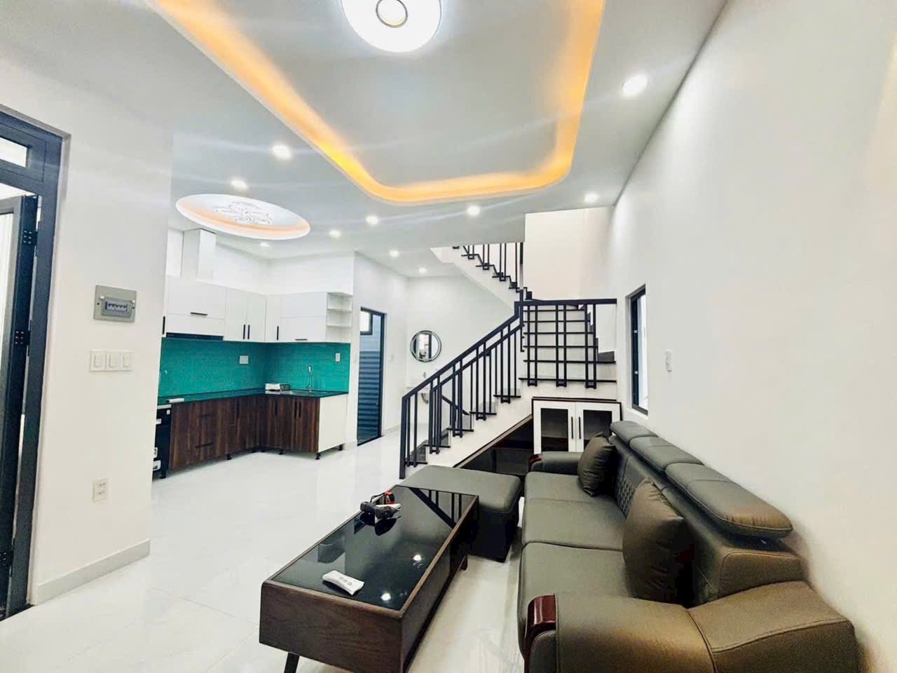 Chốt deal ngay - Nhà 3 tầng sát chợ Bùi Thị Xuân, Đà Lạt - Full nội thất xịn sò