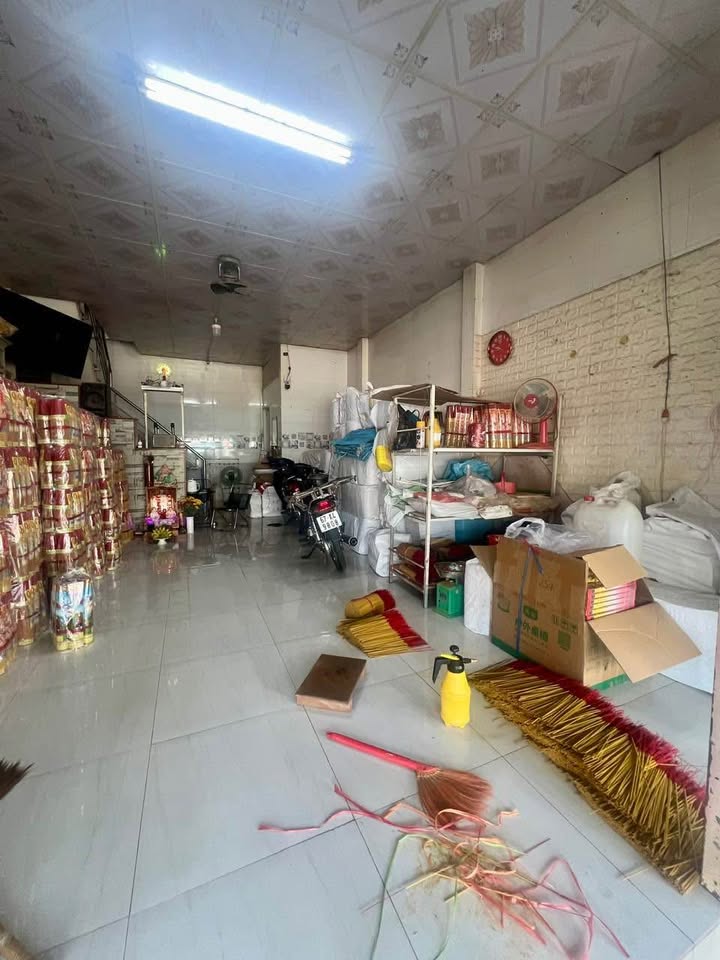 Siêu phẩm nhà 1 trệt 1 lầu mặt tiền đường Trần Hưng Đạo, thành phố Long Xuyên, tỉnh An Giang