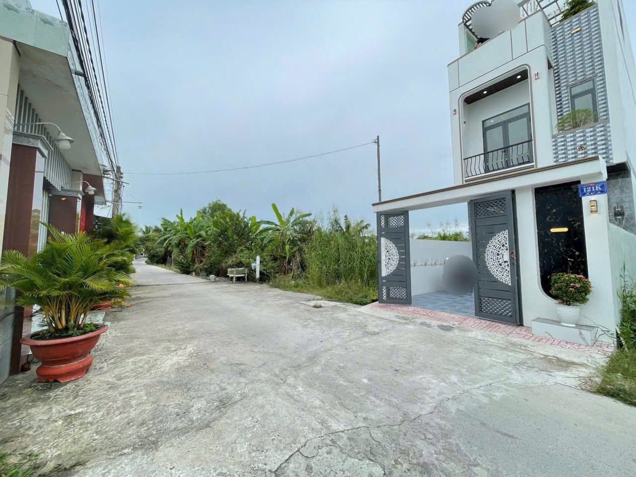 Nhà 1 trệt 2 lầu kiên cố tại xã Lương Hòa - nét cổ điển giữa lòng Tây Ninh