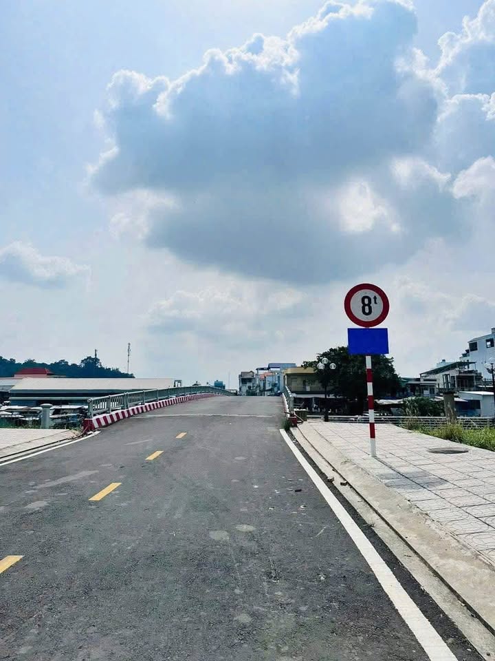 Bán nền view bờ kè cực đẹp ngay chợ Núi Sập mở rộng