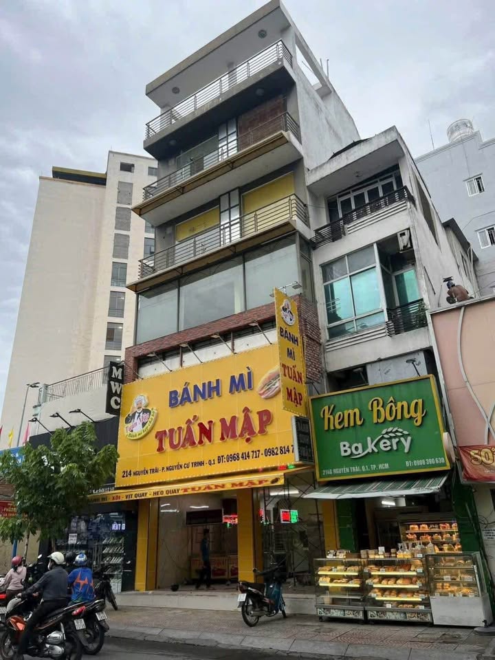 Siêu phẩm nhà mặt tiền Nguyễn Trãi, Quận 1, thành phố Hồ Chí Minh đang chờ chủ nhân mới