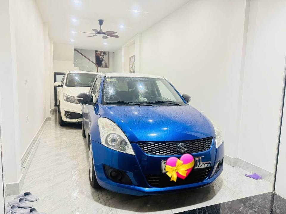 Nhà Lạc Long Quân - Kinh doanh sầm uất, view hồ, ô tô tránh - Cơ hội 'mở cửa có tiền'