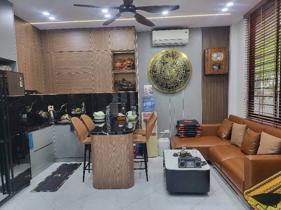 Nhà Ngọc Thụy, Long Biên, tô đỗ cổng, view sông, nội thất cao cấp