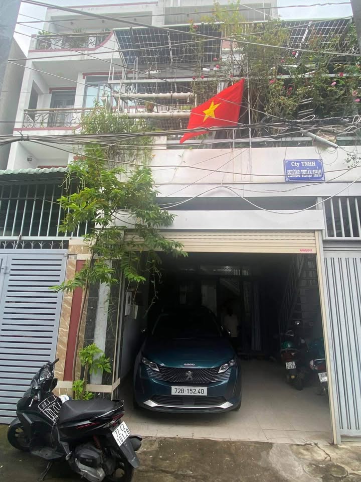 Nhà 1 trệt 3 lầu có gara, sân thượng, năng lượng mặt trời tại Phạm Cự Lạng, Vũng Tàu