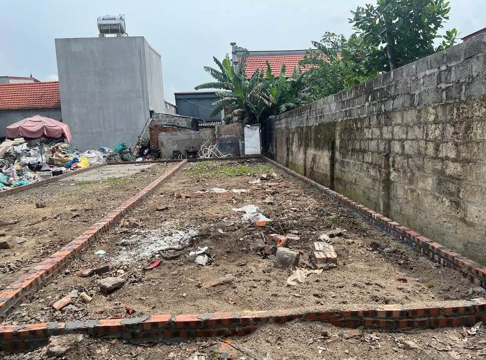 Cần bán lô đất vuông vắn, diện tích 65m2, hướng Đông Bắc